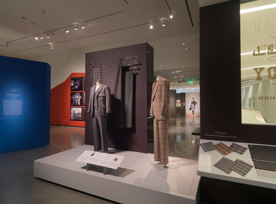 view exhibition image