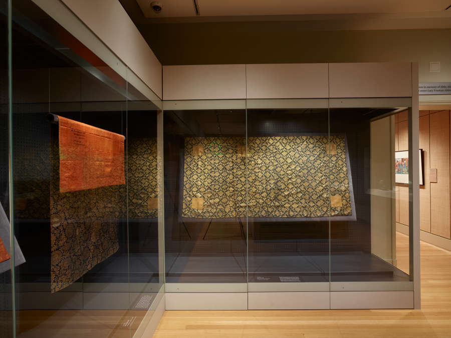 view exhibition image