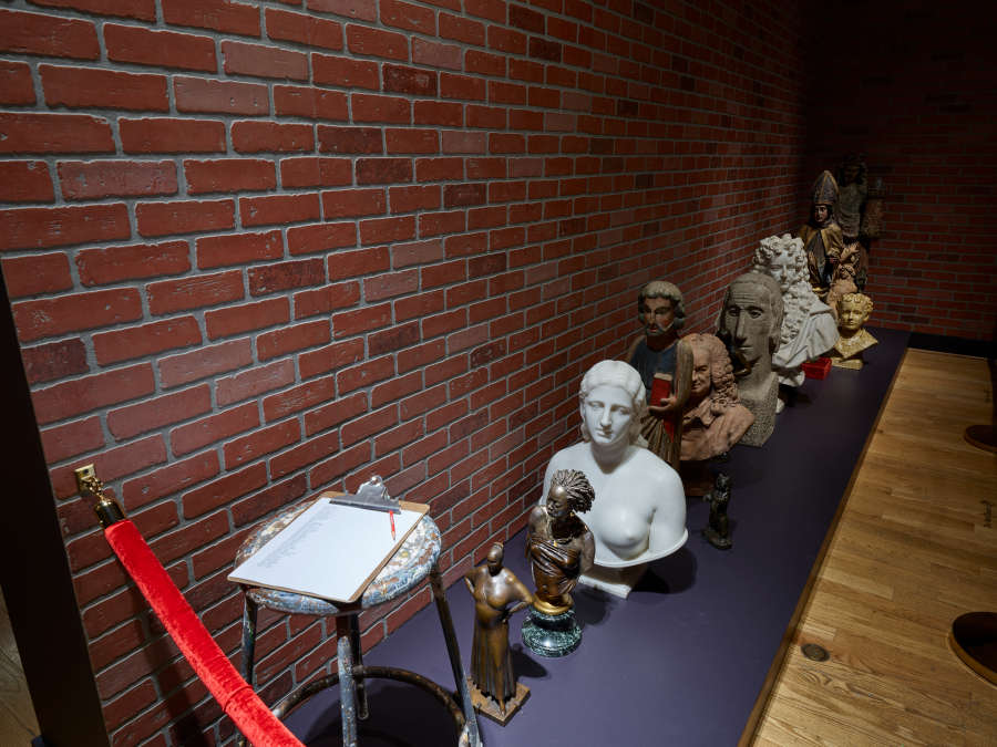 view exhibition image