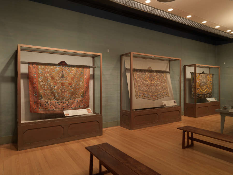 view exhibition image