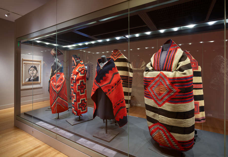 view exhibition image