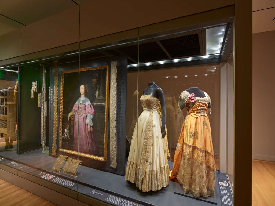 view exhibition image