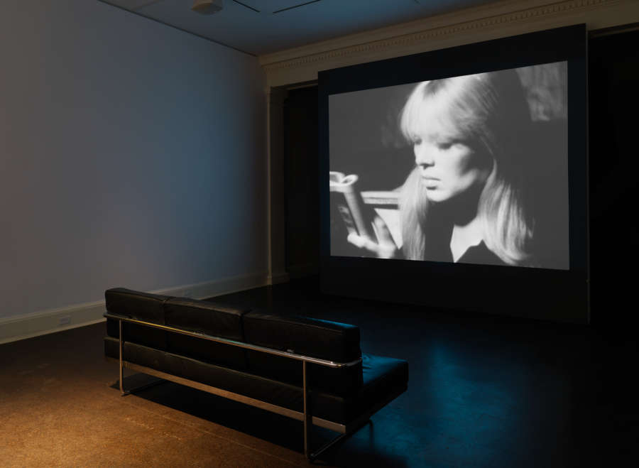 view exhibition image