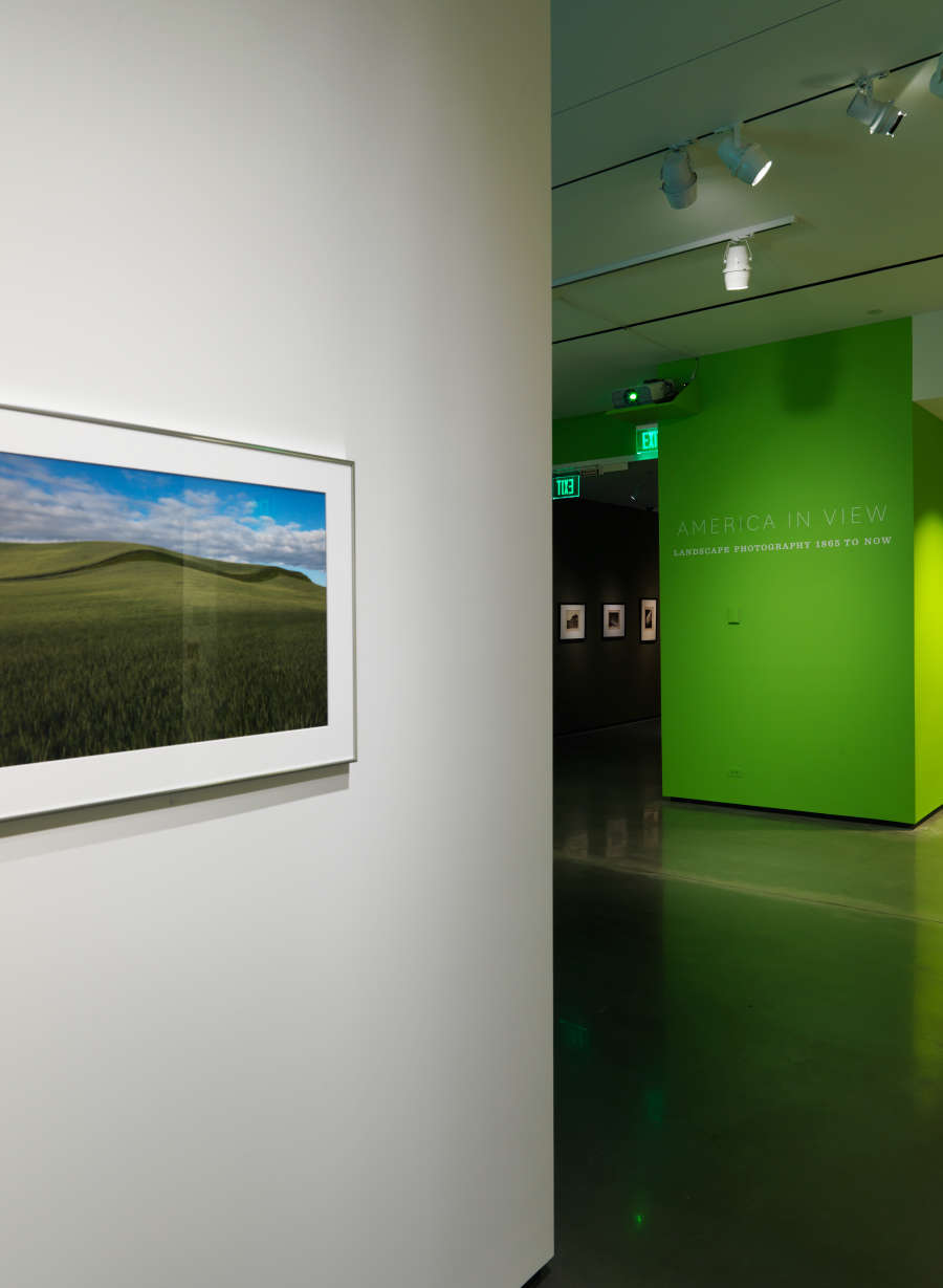 view exhibition image
