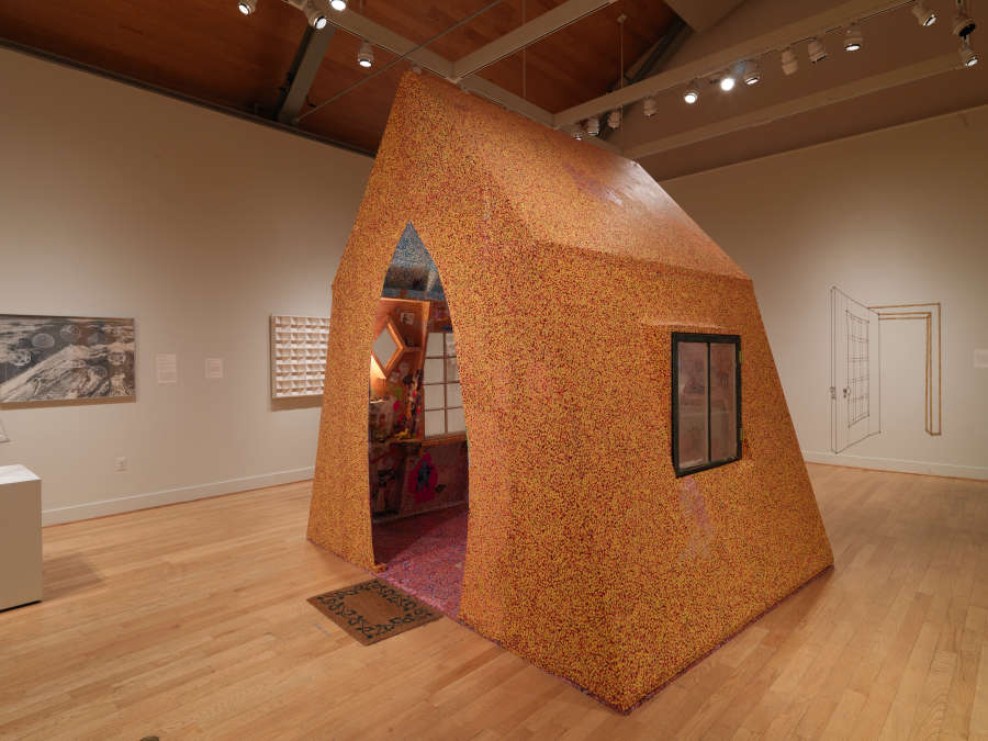 view exhibition image