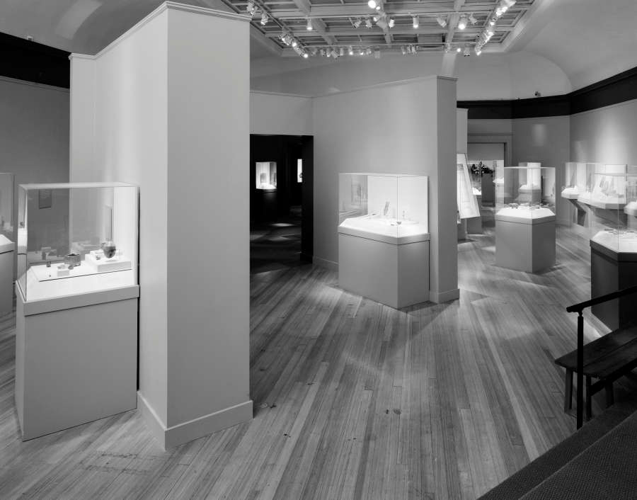 view exhibition image