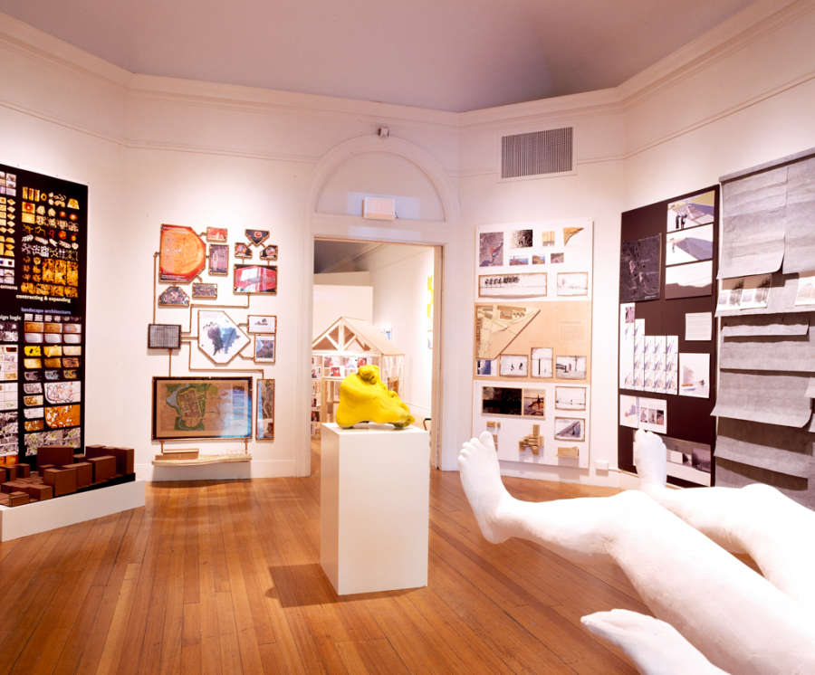 view exhibition image