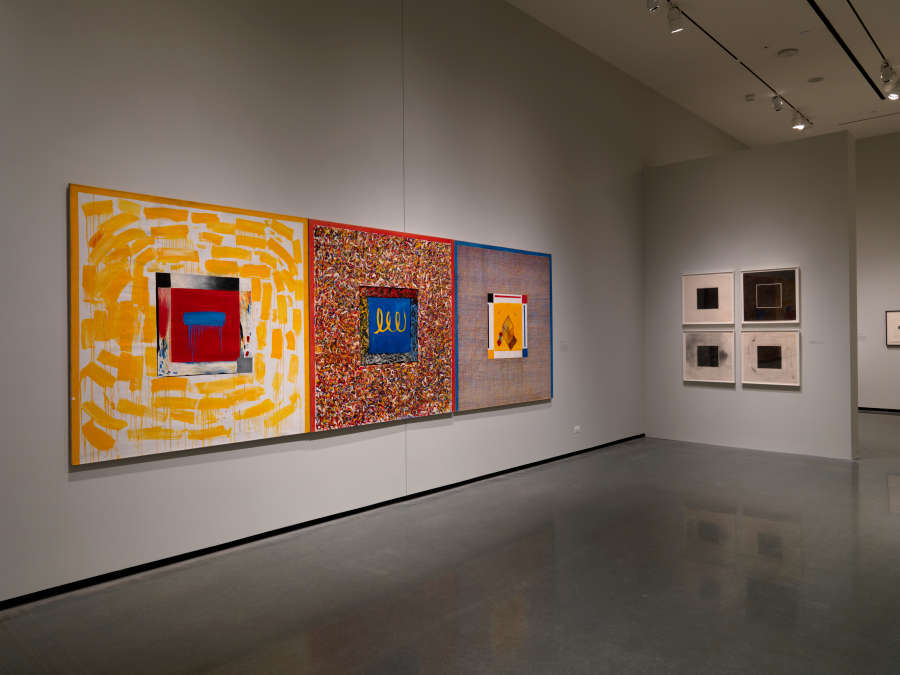 view exhibition image