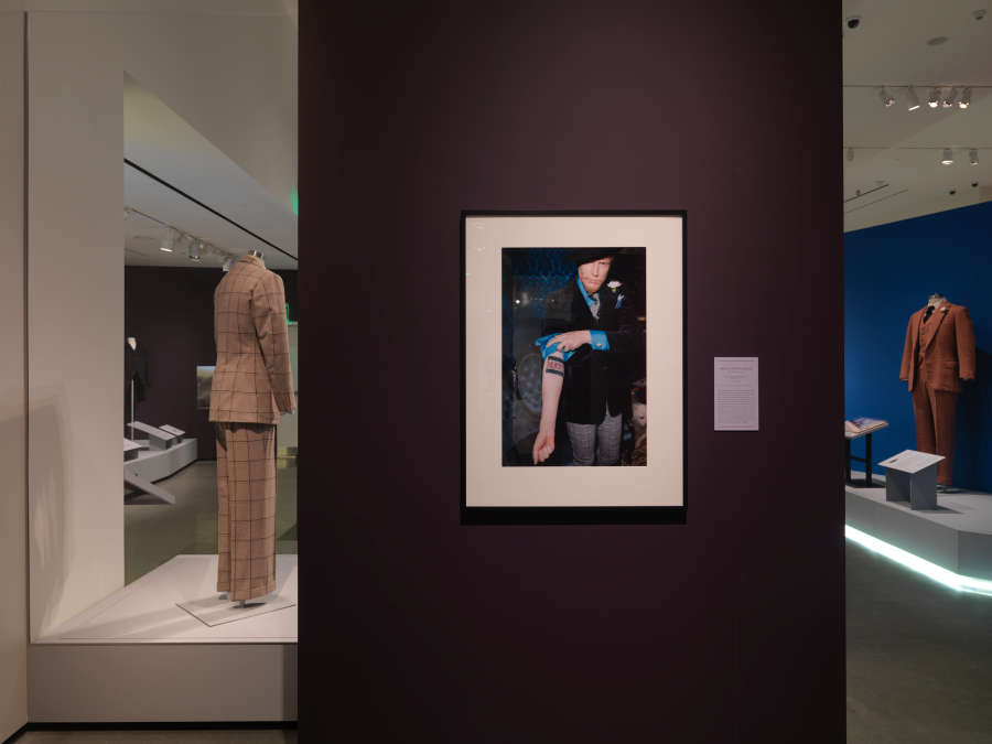 view exhibition image