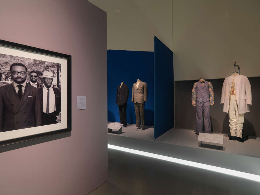 view exhibition image