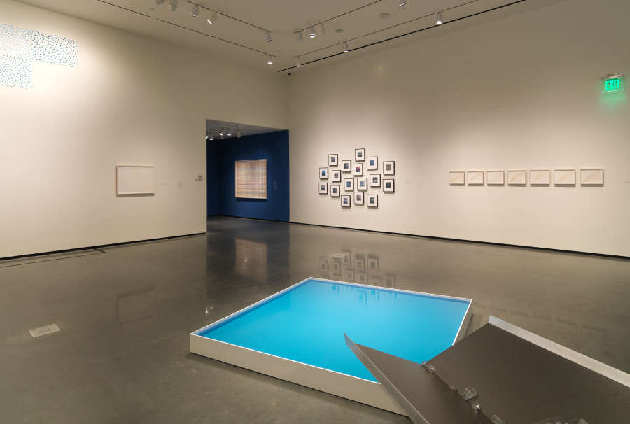 view exhibition image