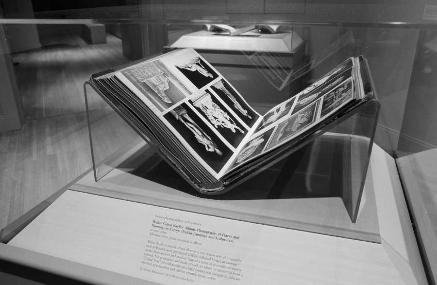 view exhibition image