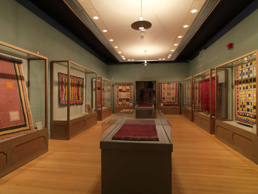 view exhibition image