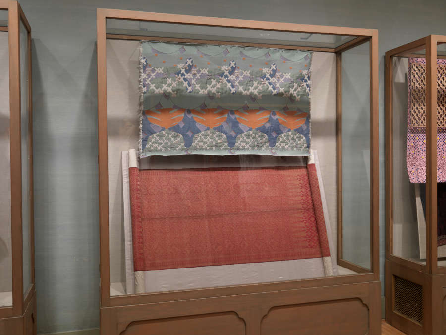 view exhibition image