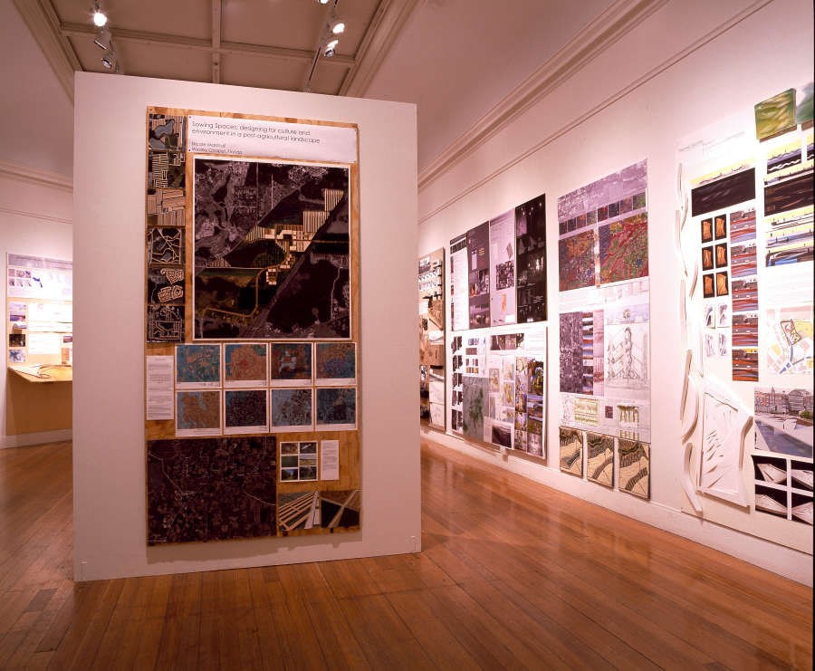 view exhibition image