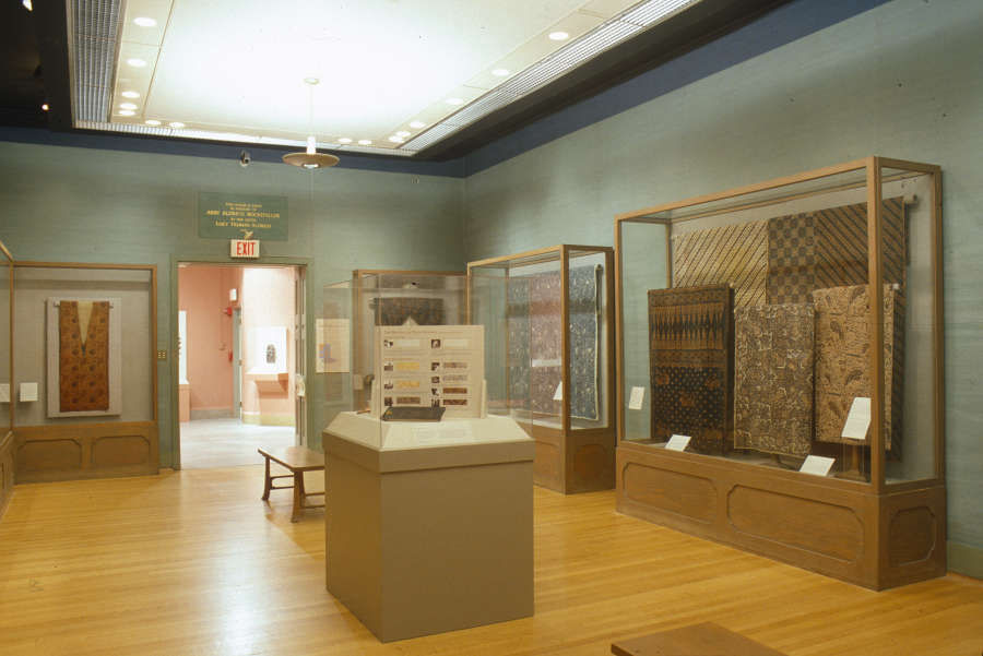 view exhibition image