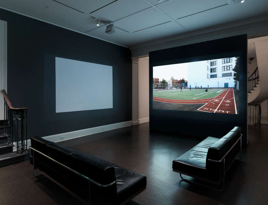 view exhibition image