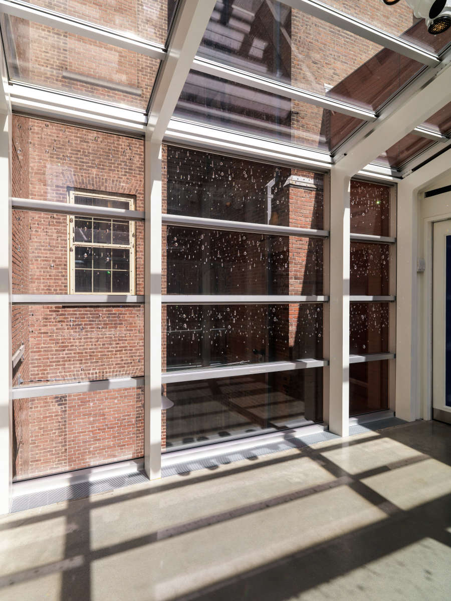 view exhibition image