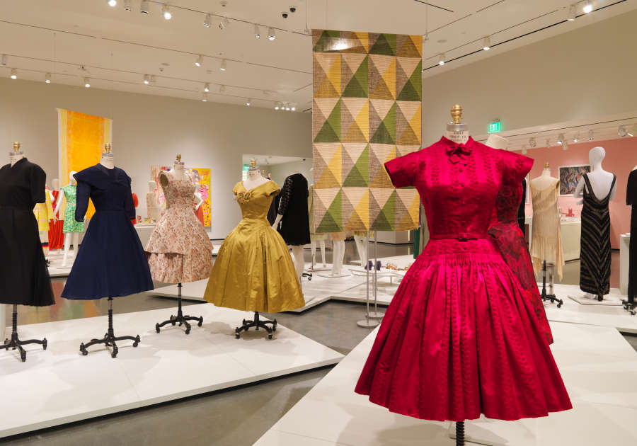 view exhibition image