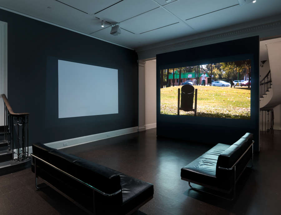 view exhibition image