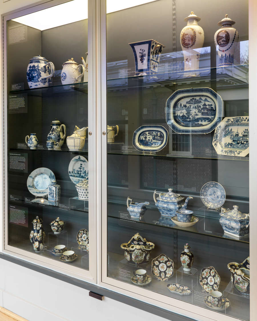 view exhibition image