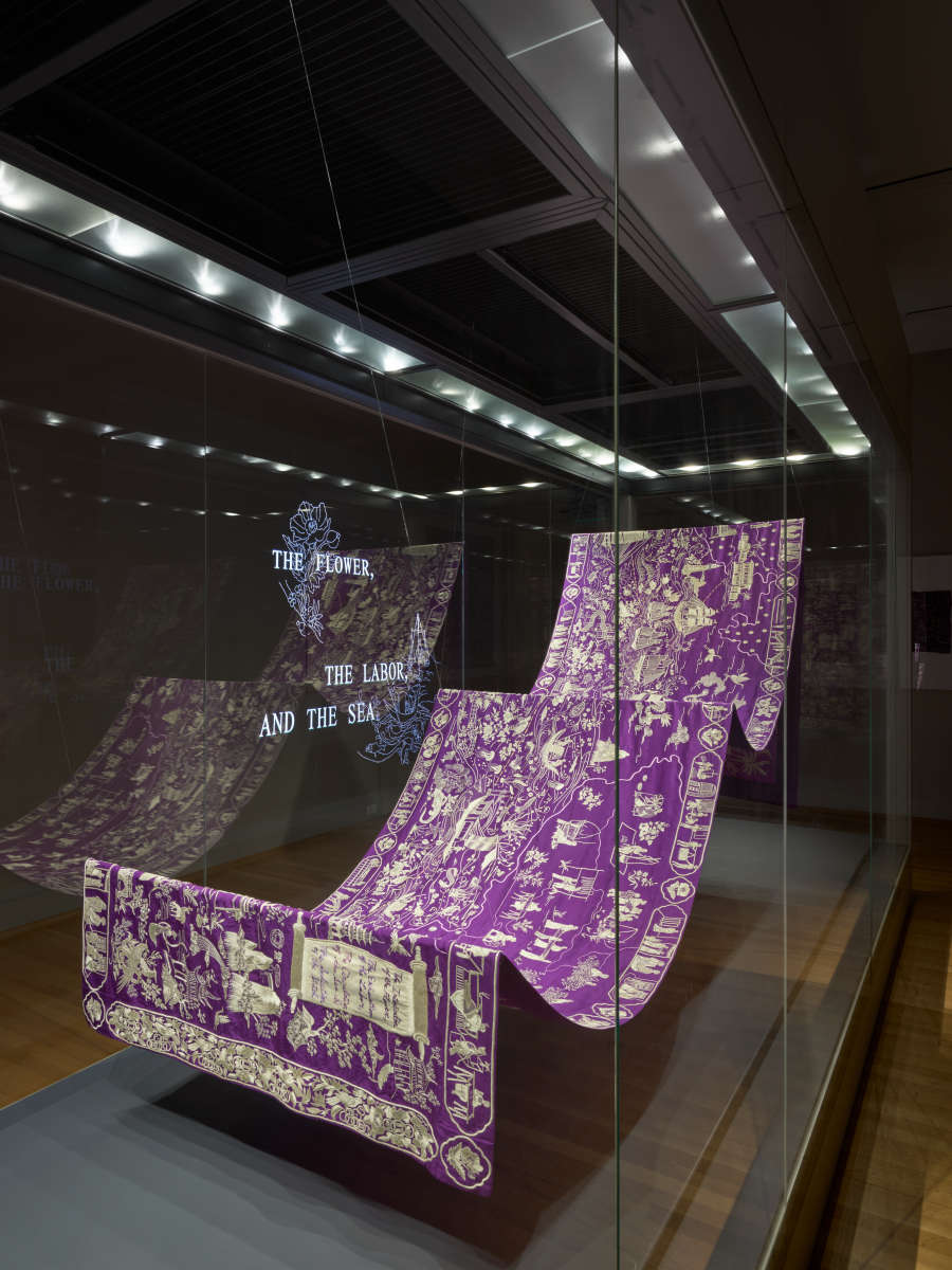 view exhibition image