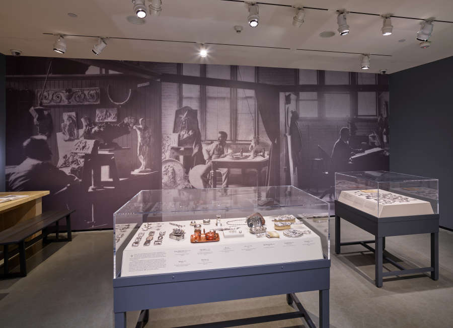 view exhibition image