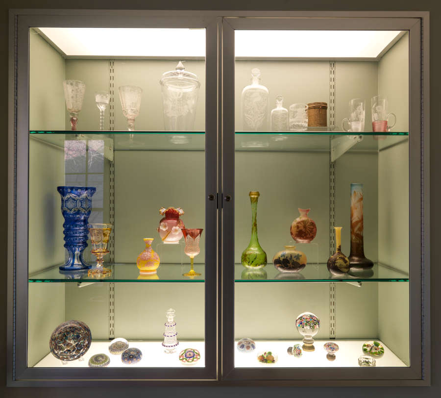 view exhibition image