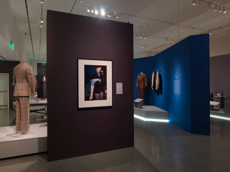 view exhibition image