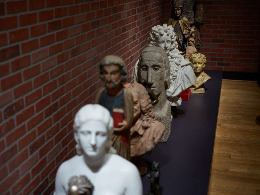 view exhibition image