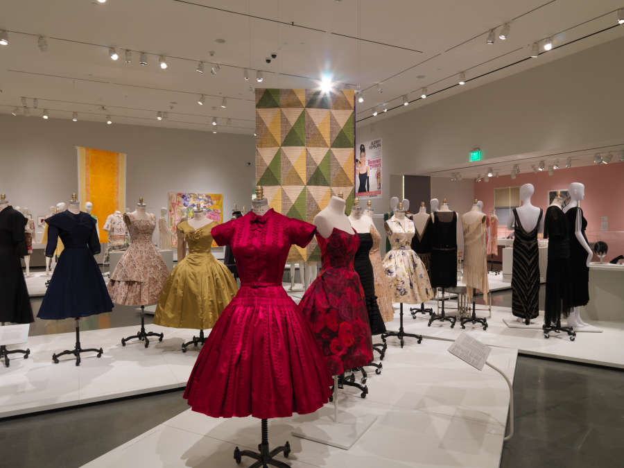 view exhibition image