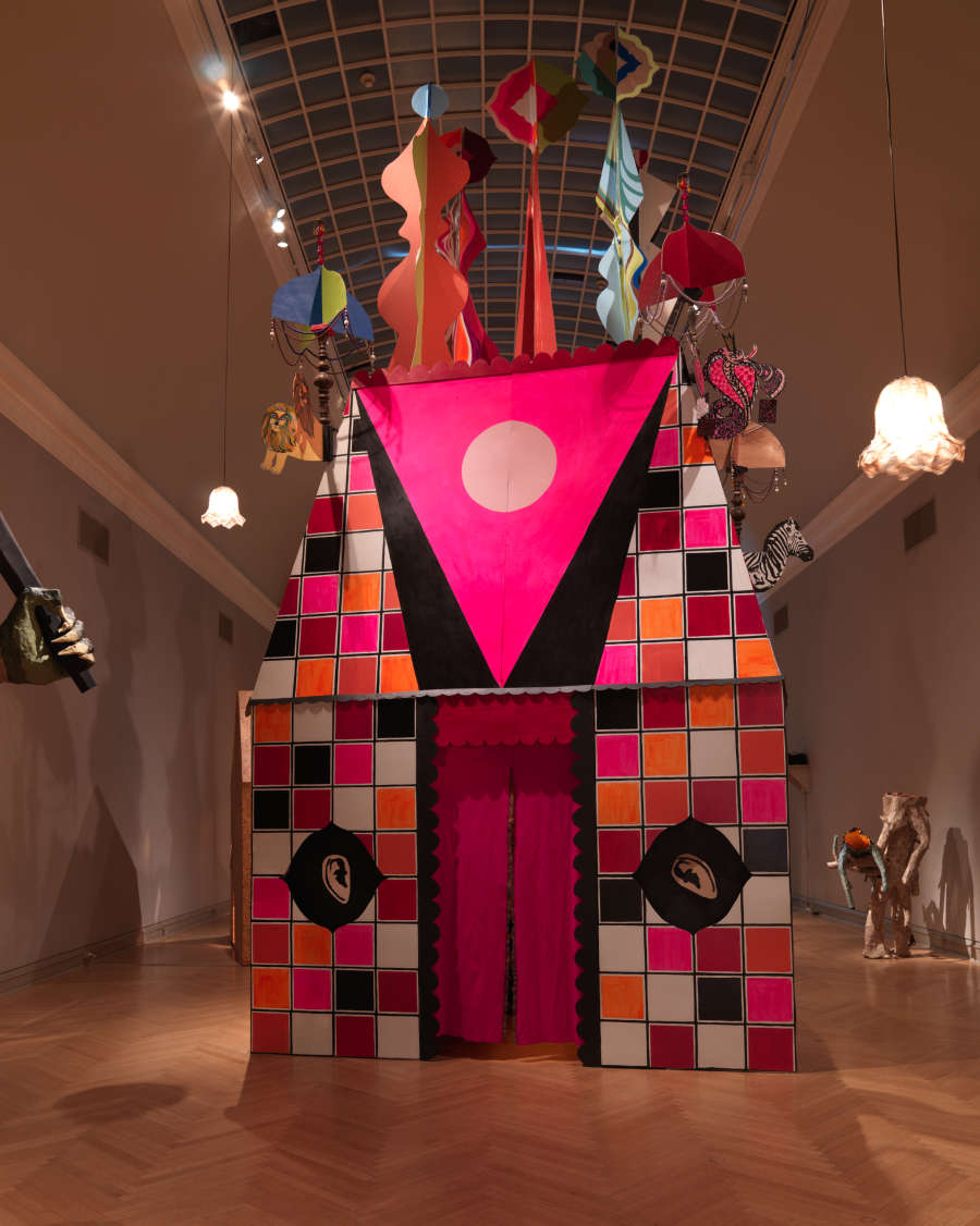 view exhibition image