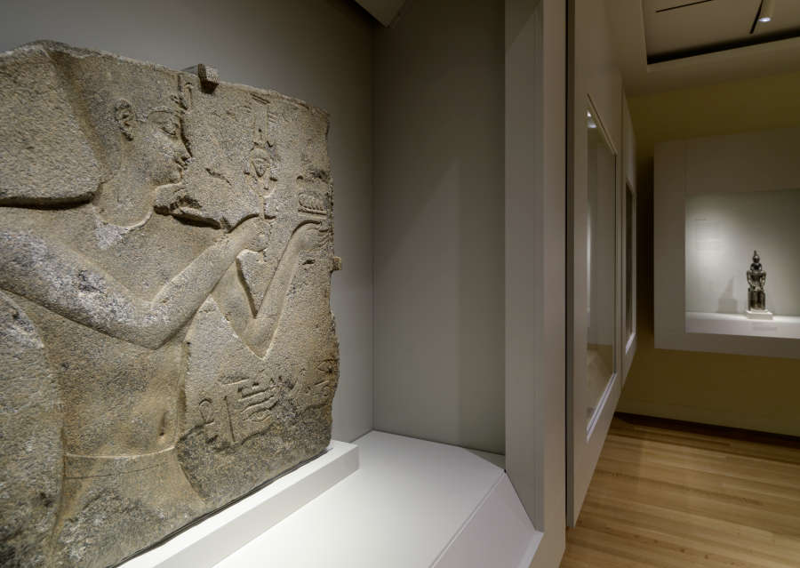 view exhibition image