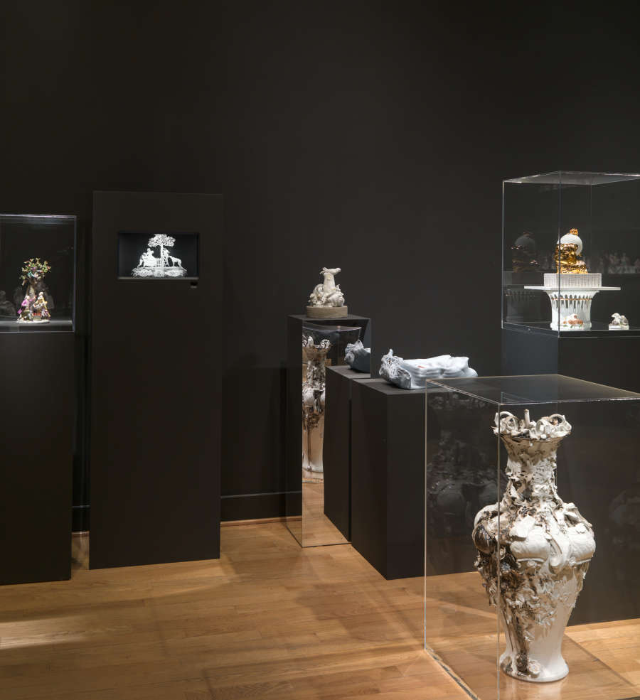 view exhibition image