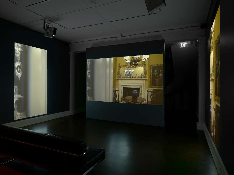 view exhibition image