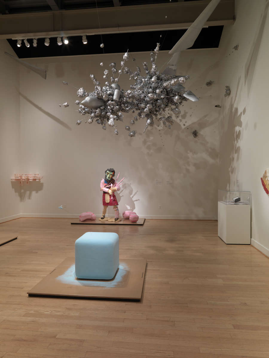 view exhibition image