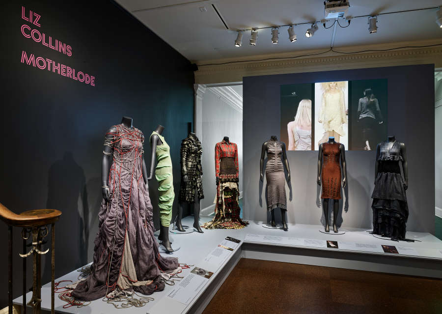 view exhibition image