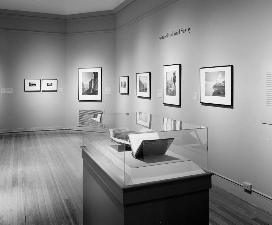 view exhibition image