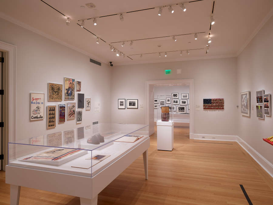 view exhibition image