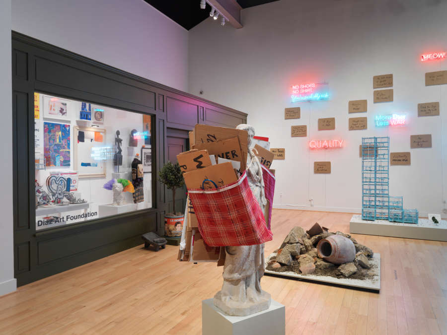 view exhibition image