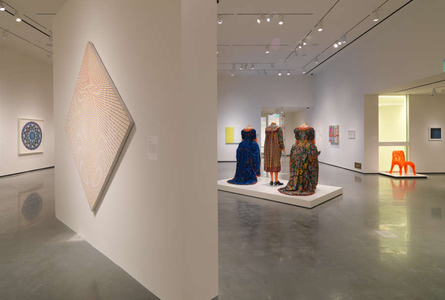 view exhibition image