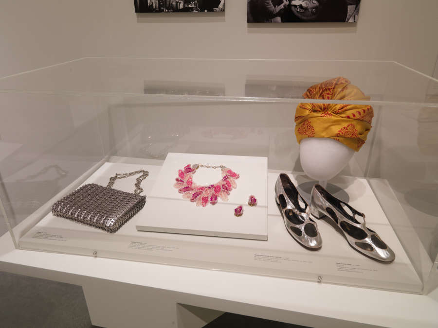 view exhibition image