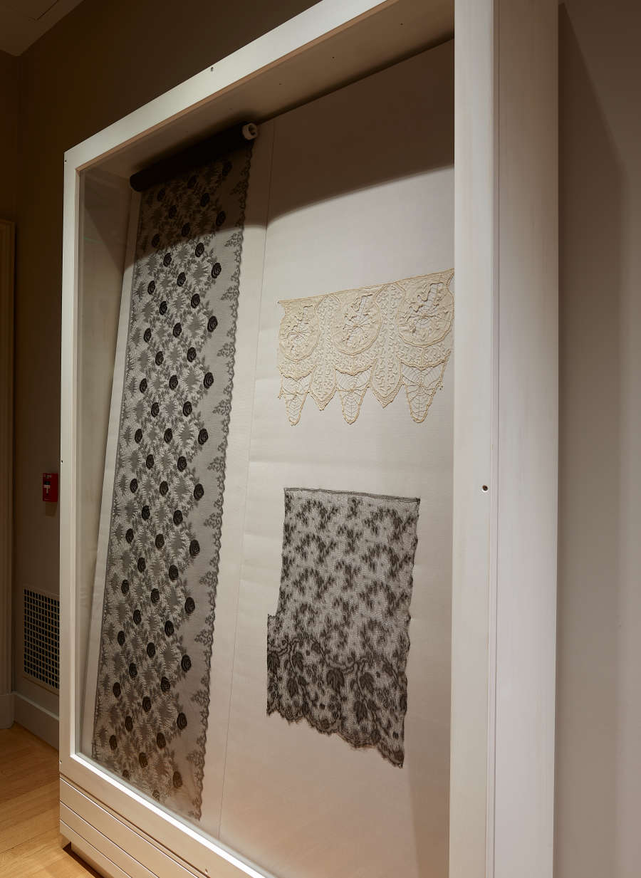 view exhibition image