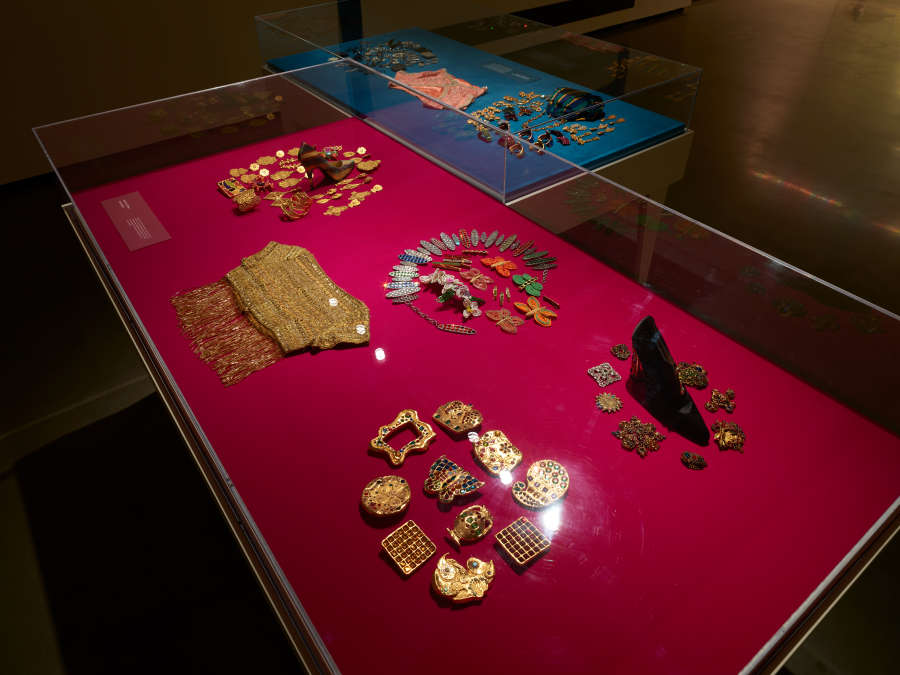 view exhibition image