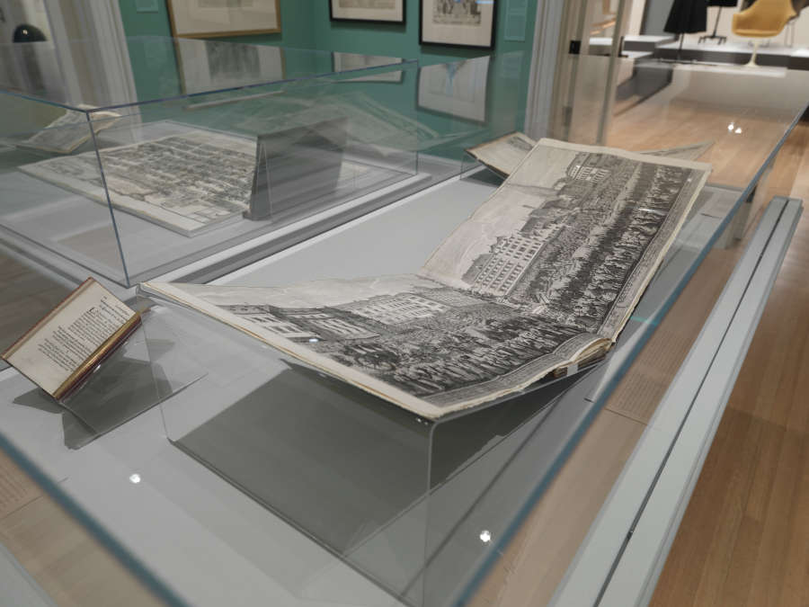 view exhibition image