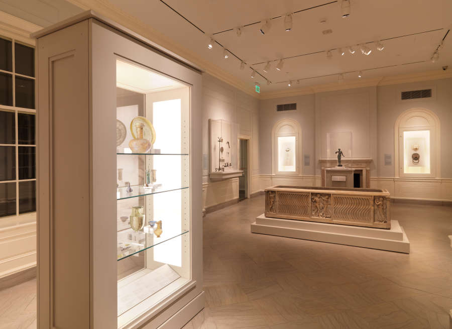 view exhibition image