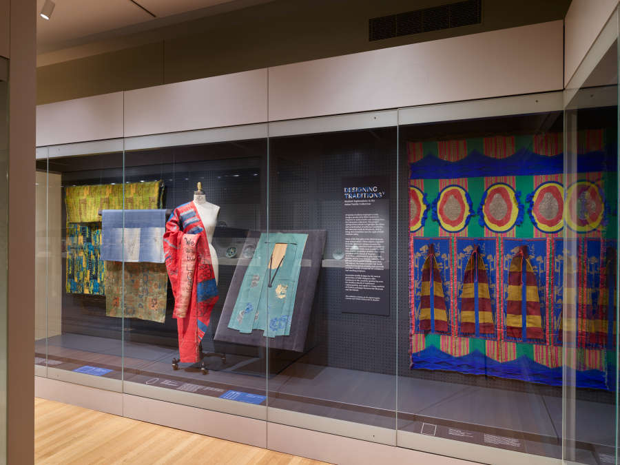 view exhibition image