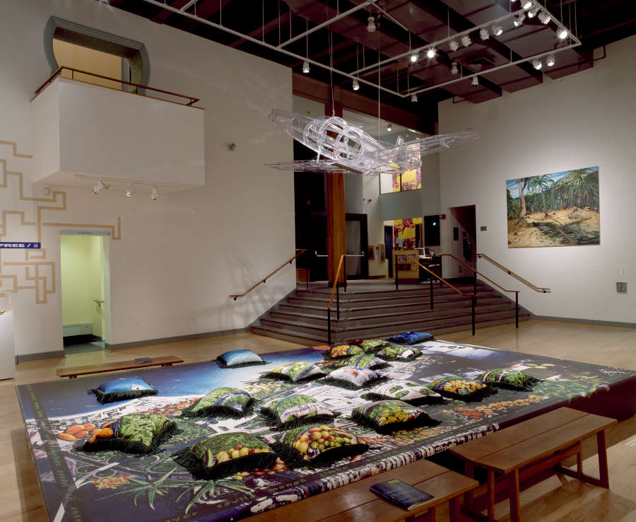 view exhibition image