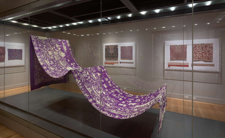 view exhibition image