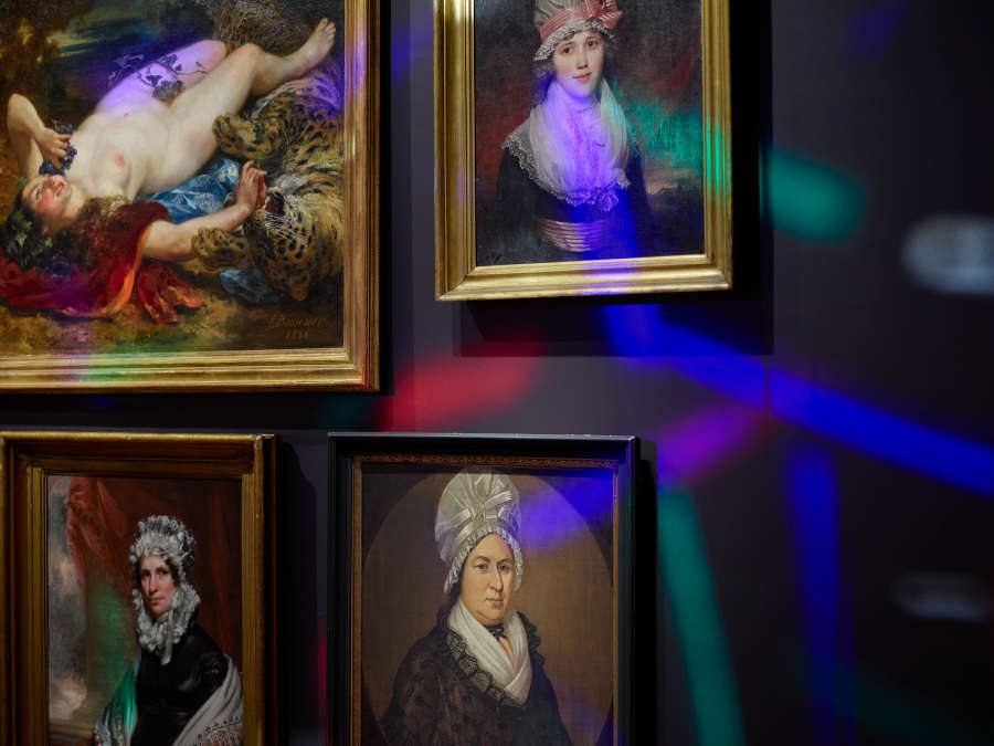 view exhibition image